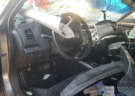 2015 Nissan Altima 2.5 z USA, uszkodzony, nr VIN 1N4AL3AP4FC409365